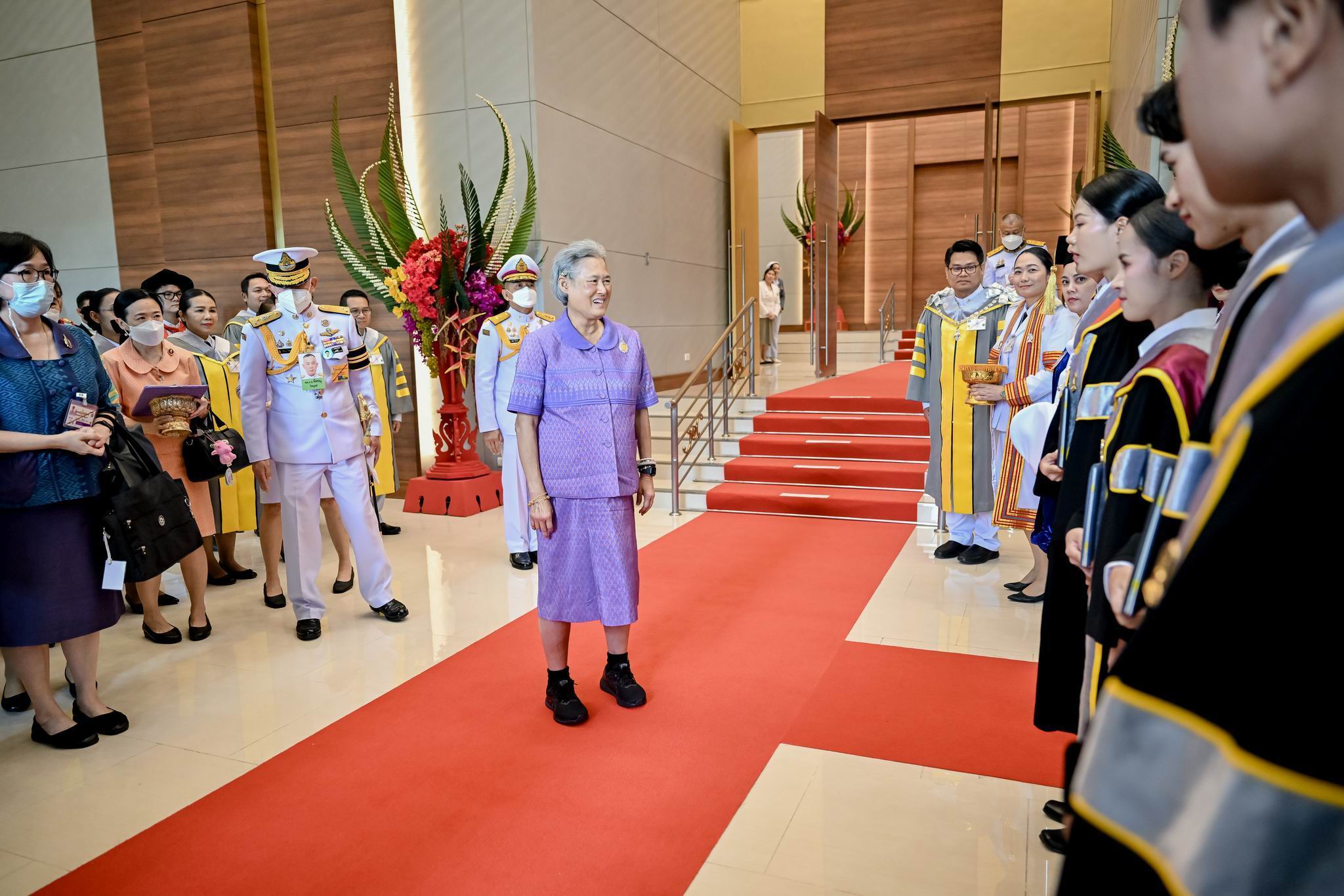 ผู้บริหารนำนิสิตกองทุนฯ เข้าเฝ้าฯ